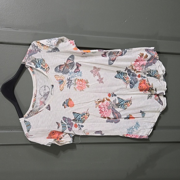 Lucky Brand Butterfly Top - Picture 1 of 5